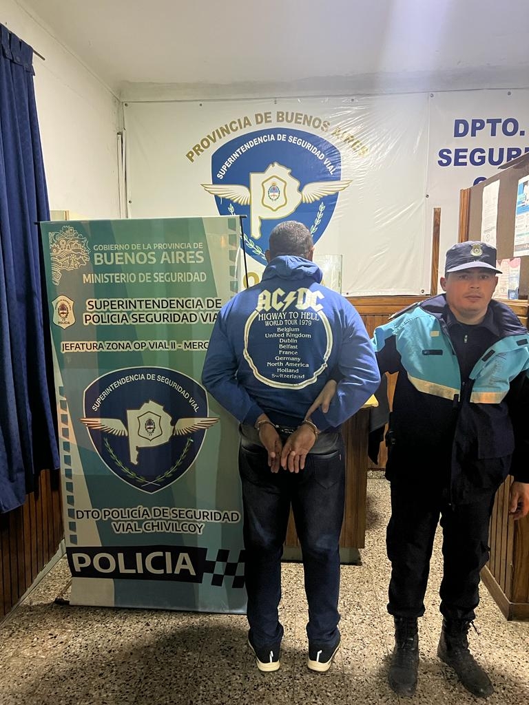 Fue interceptado en las rutas 5 y 30, lo detuvieron por tenencia de cocaína
