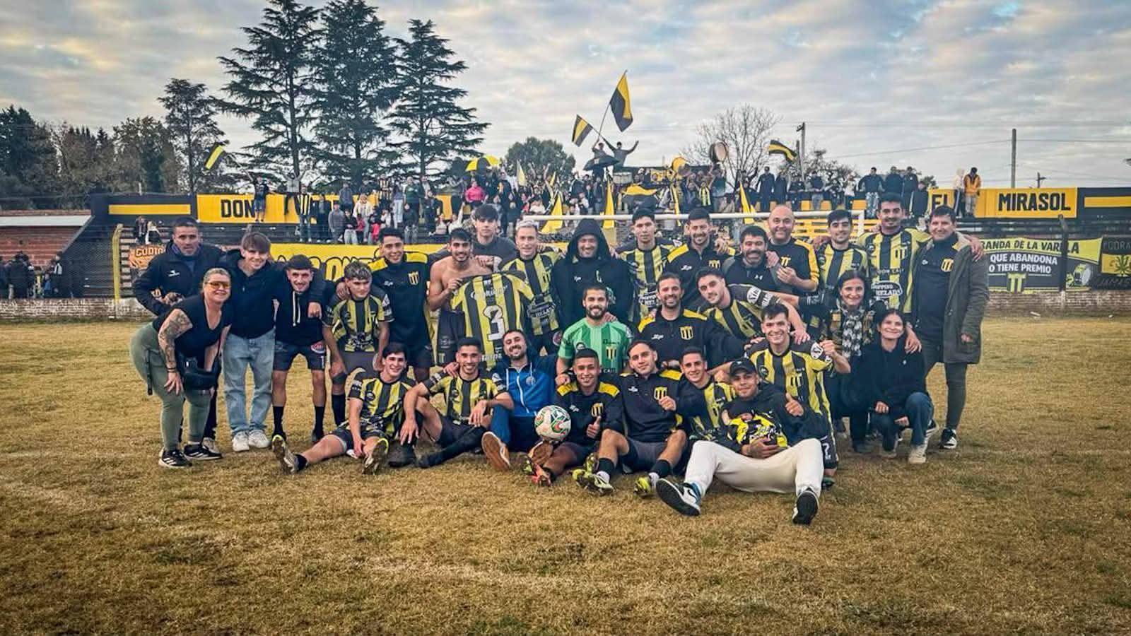 Varela y Colón definen el campeonato a puertas cerradas en Mercedes