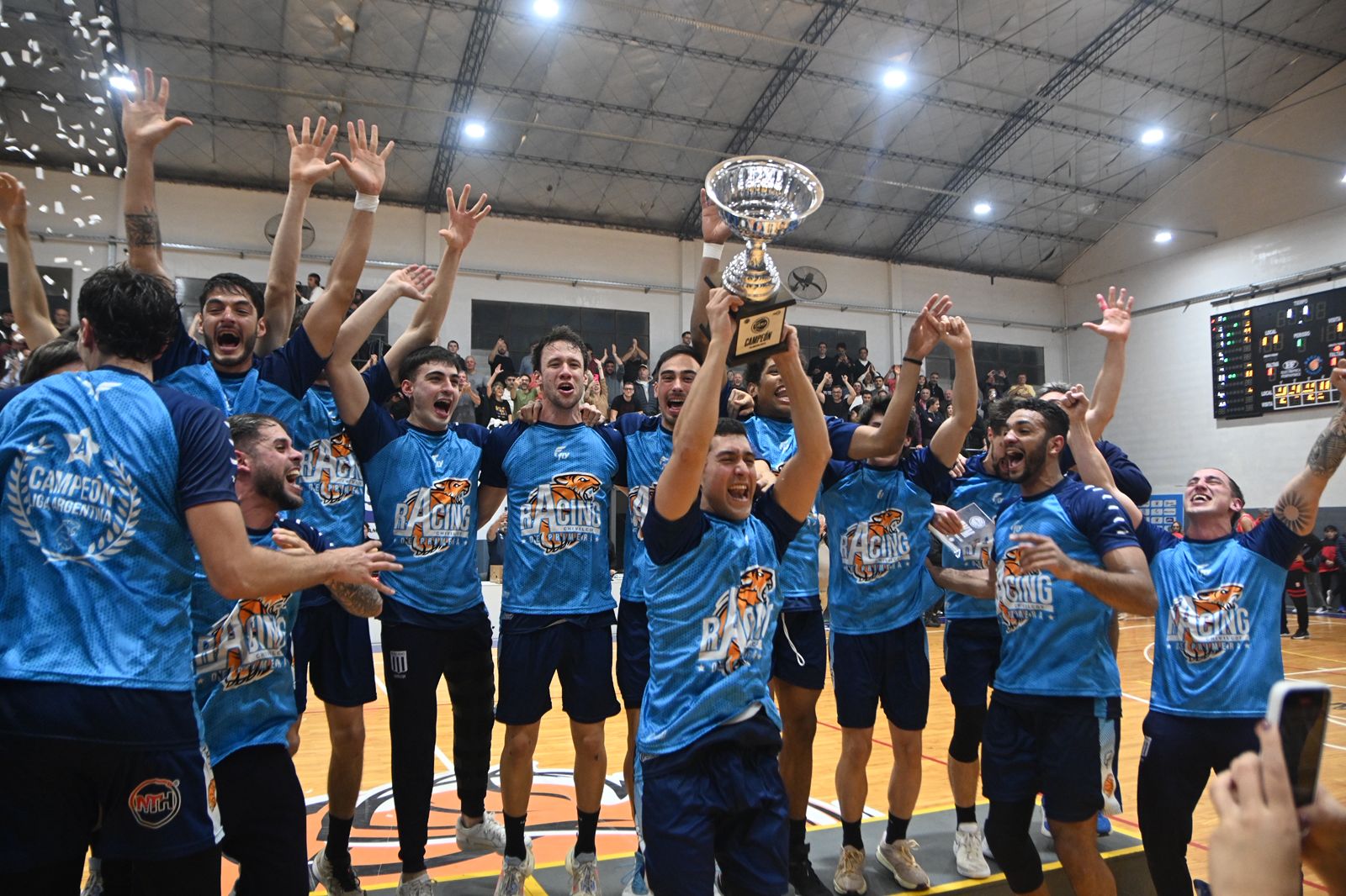 Otro ascenso histórico: Racing es de la Liga Nacional y Chivilcoy llega al mejor básquet del país