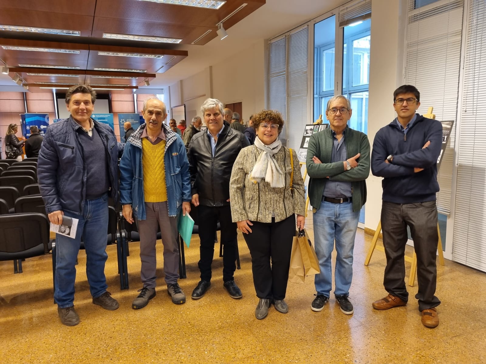 Inauguraron la muestra fotográfica por el aniversario de la ciudad, podrá ser visitada hasta el 28.