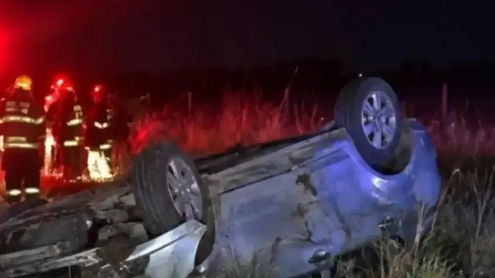 Bolívar: un joven de 24 años murió tras un vuelco fatal en un camino rural