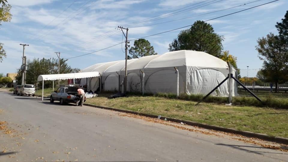 Comité de Crisis 
“Finalización del trabajo en la carpa de ‘pacientes febriles respiratorios’, comen