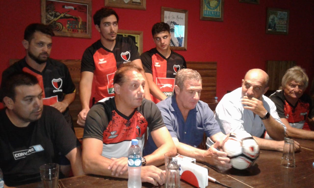 Fútbol
Colón presentó a sus nuevos directores técnicos