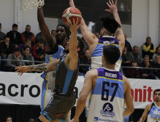 En Chivilcoy, Racing se quedó con la primera batalla ante Hispano Americano