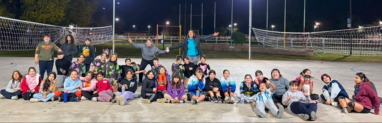 La Escuela Municipal de Vóley compartió una jornada deportiva con alumnos de la Escuela N° 18