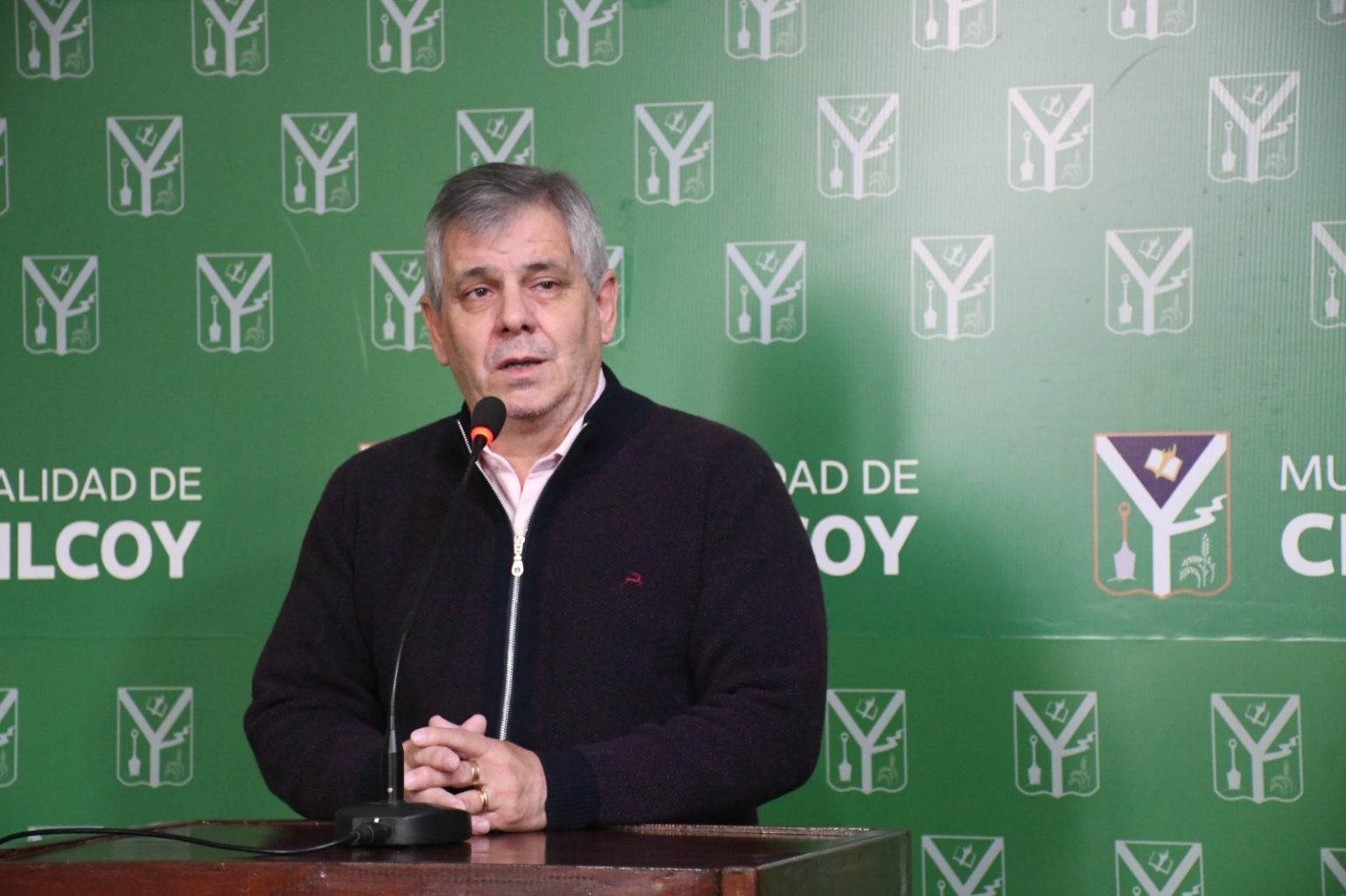 “Nos estamos haciendo cargo del problema de las columnas, aunque no lo hemos generado, porque las gestiones son una continuidad”