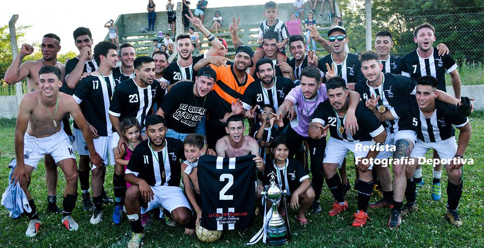 Fútbol Amateur

La Vecchia Signora súper campeón de la sexta edición de la Liga Fantástica
