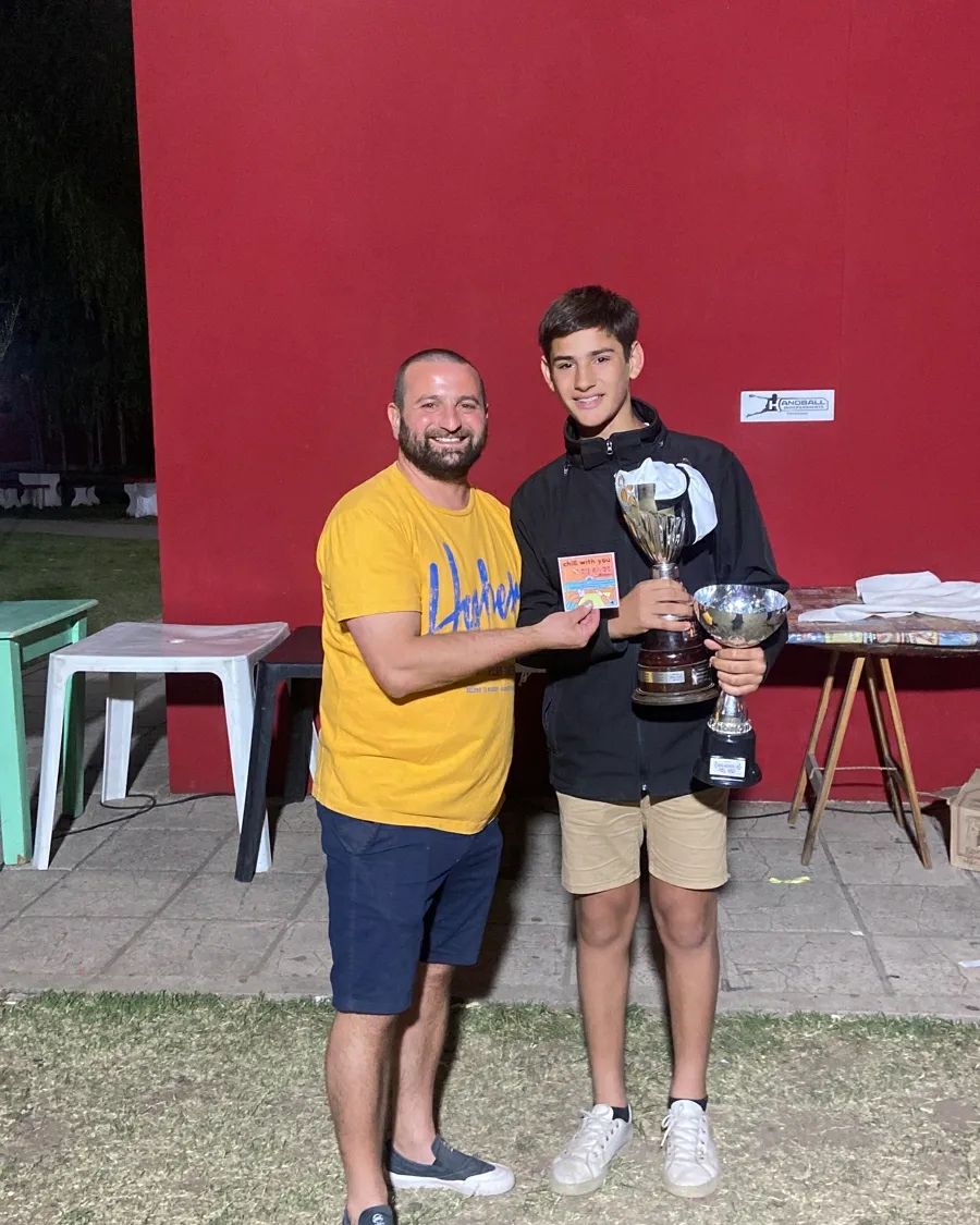 Simón Domínguez: el jugador del año del Handball de Independiente