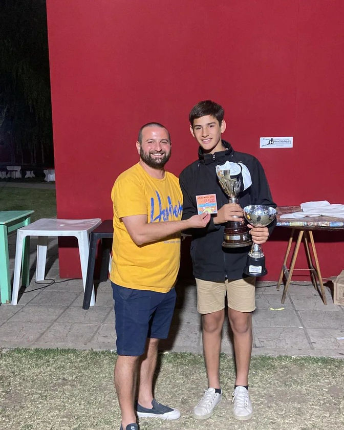 Simón Domínguez: el jugador del año del Handball de Independiente