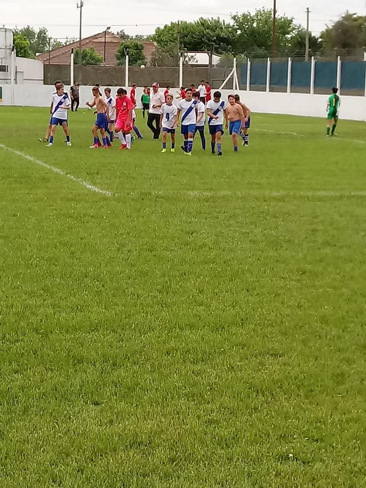 Fútbol
Cerámica Argentina campeón dorado de la Octava División