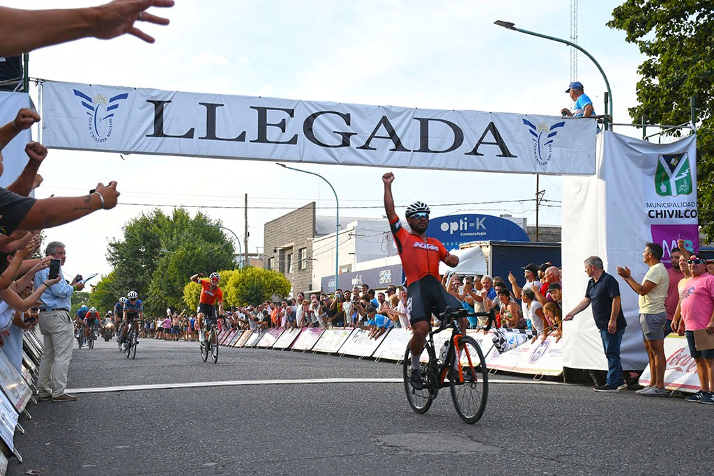Román Mastrángelo se adjudicó la primera etapa de la 86° de la Doble Bragado
