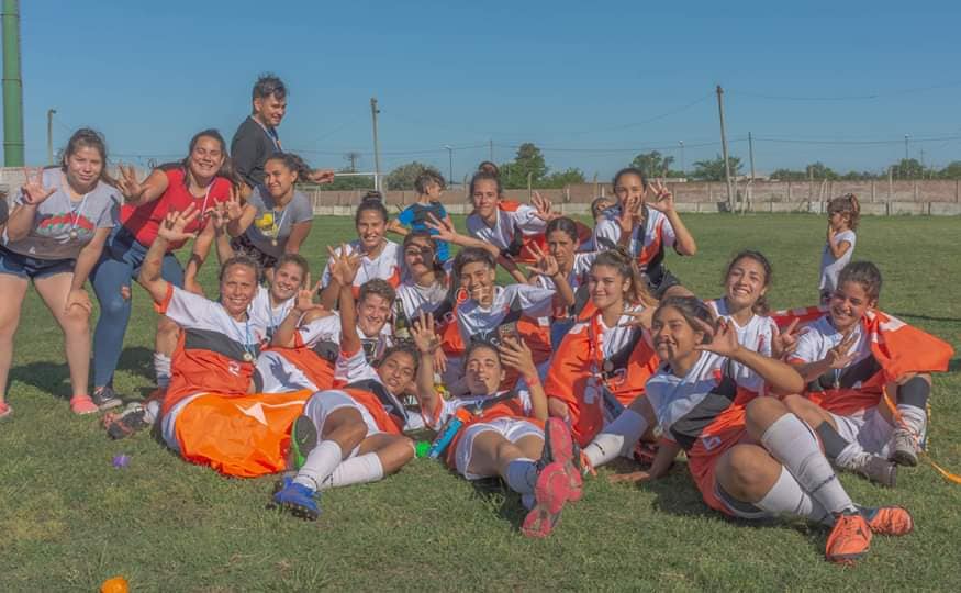 Fútbol Femenino

Las campeonas Mayores y Juveniles de Alsina recibieron sus merecidos premios