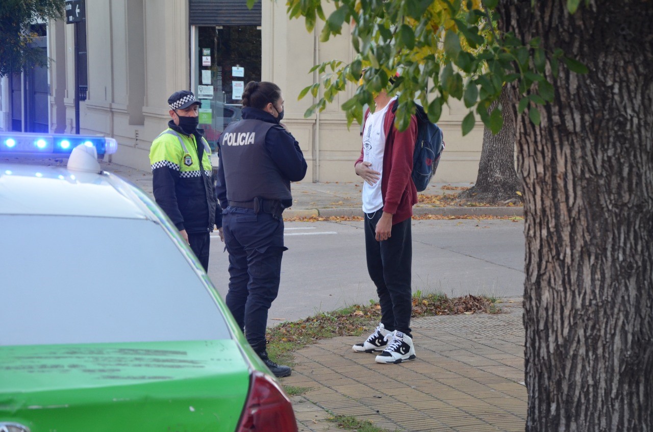 Desobedientes 
Ascienden a 889 las personas aprehendidas por incumplir el aislamiento