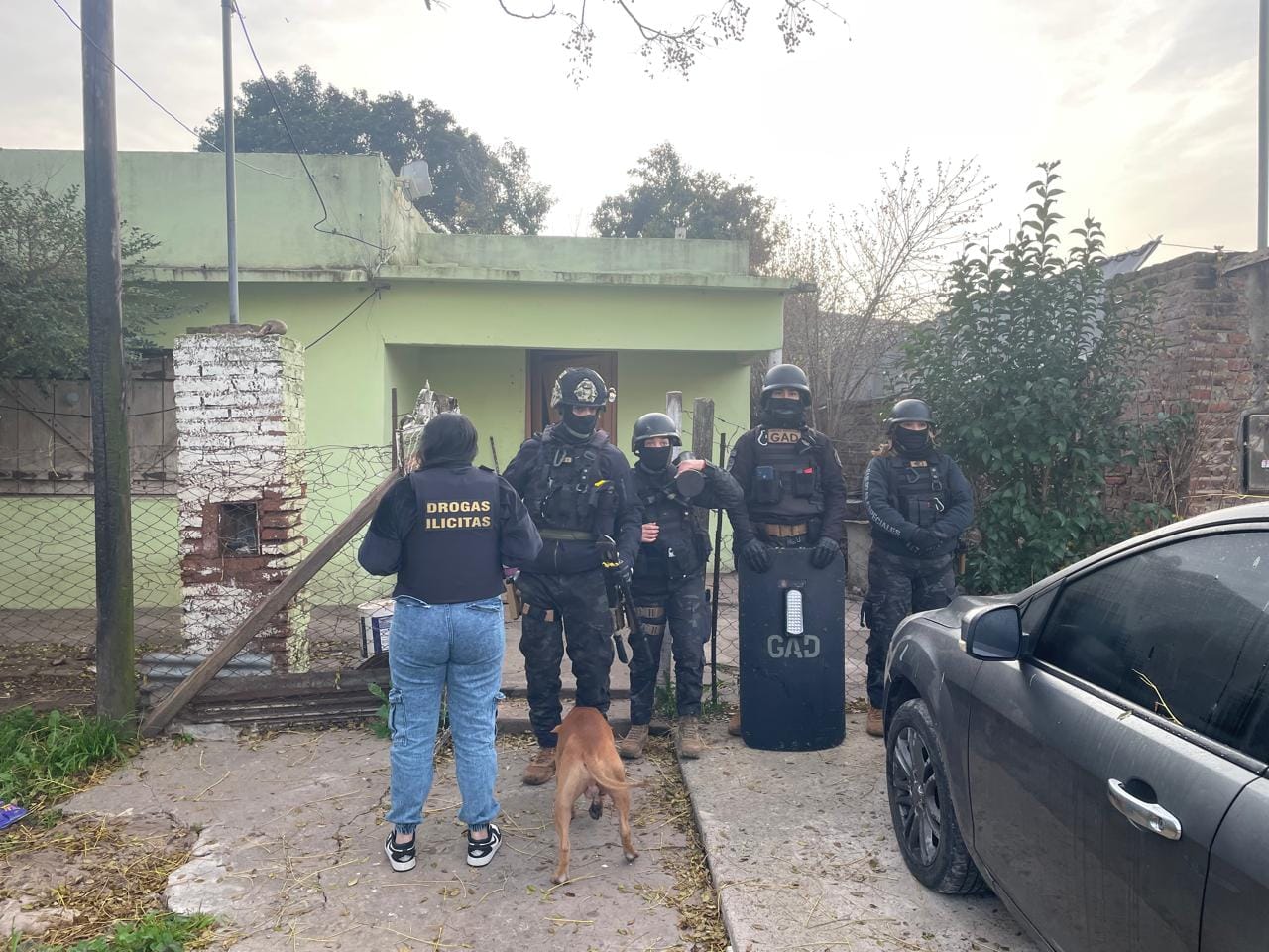 Una persona, con antecedentes penales, fue detenida por comercializar estupefacientes.