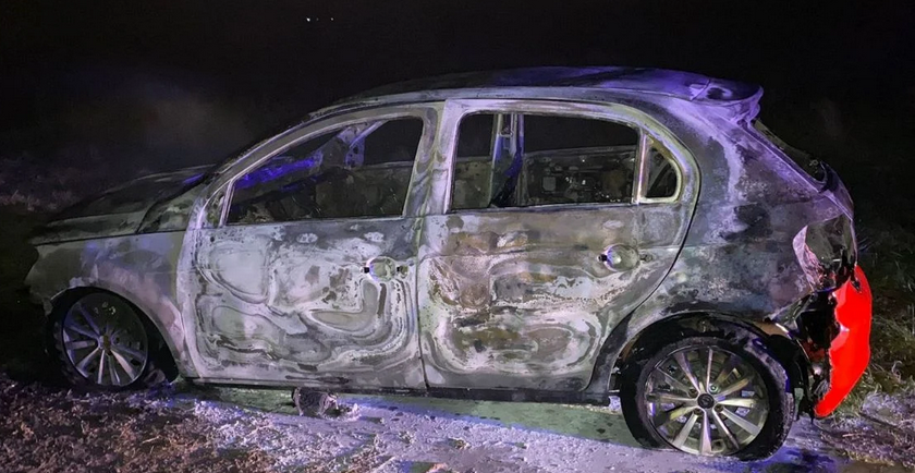 La semana arrancó con otro incendio vehicular con pérdidas totales y el rescate de un operario en Gorostiaga.
