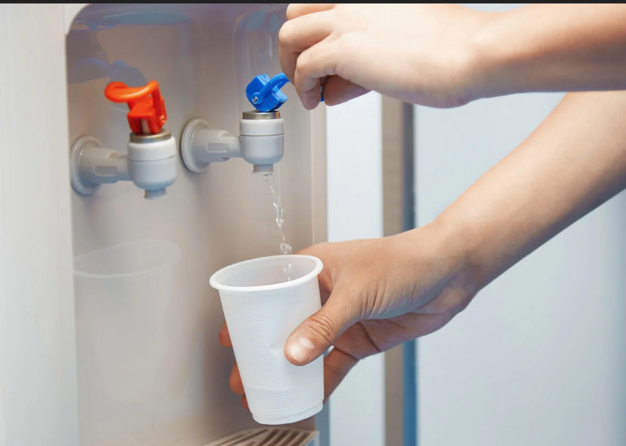 En los próximos días: Deberán garantizar el acceso al agua potable de forma gratuita e irrestricta en todos los establecimientos de expendio de bebidas alcohólicas y en eventos de convocatoria masiva.