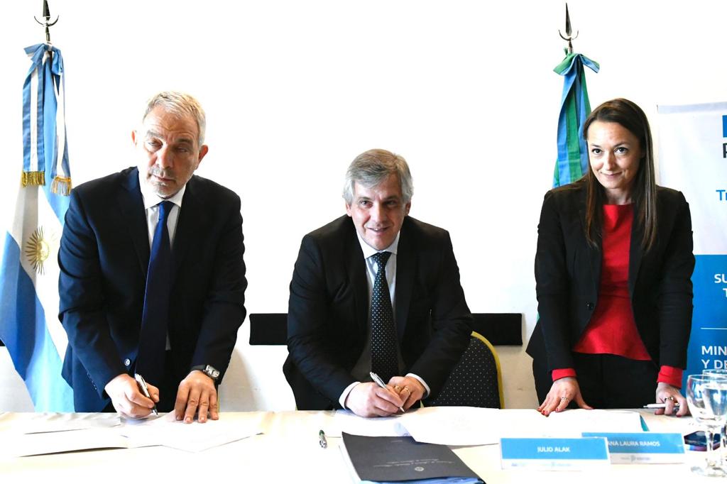 Convenio de colaboración con el Ministro de Justicia y Derechos Humanos