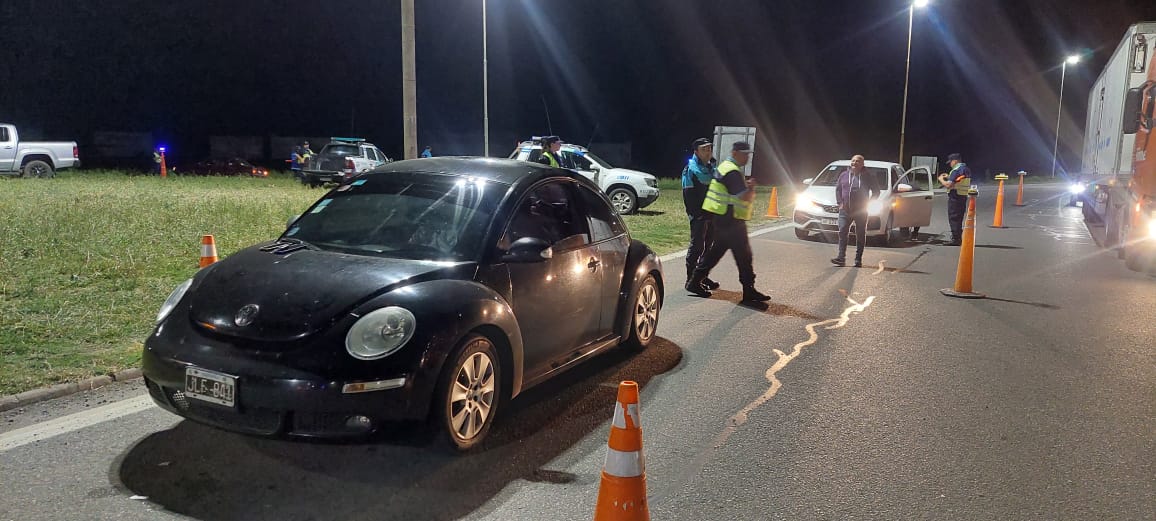 Interceptación de vehículos cuyos ocupantes transportaban estupefacientes
