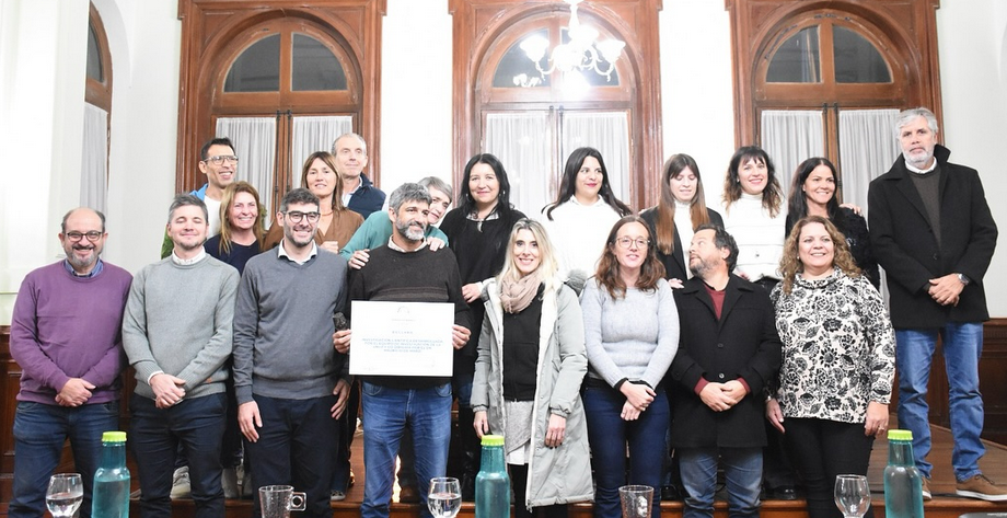 “Lo de Mauricio es mucho más que un merecido reconocimiento personal, también es una forma de defender otra idea de país. Un país que apuesta por la ciencia, la educación y el desarrollo”