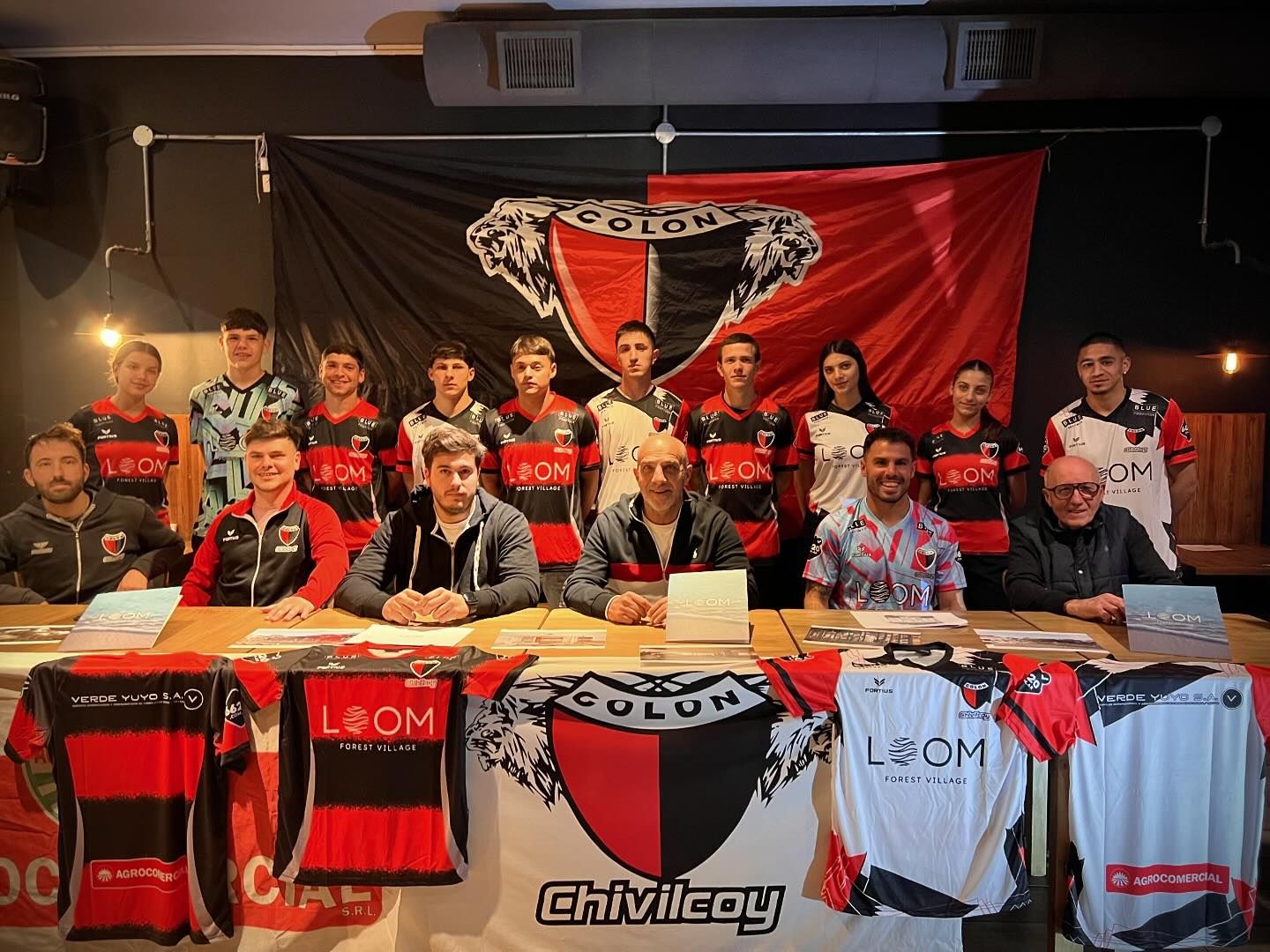 Fútbol: Colón presentó nueva indumentaria y confirmó participación en el Torneo Regional Federal Amateur