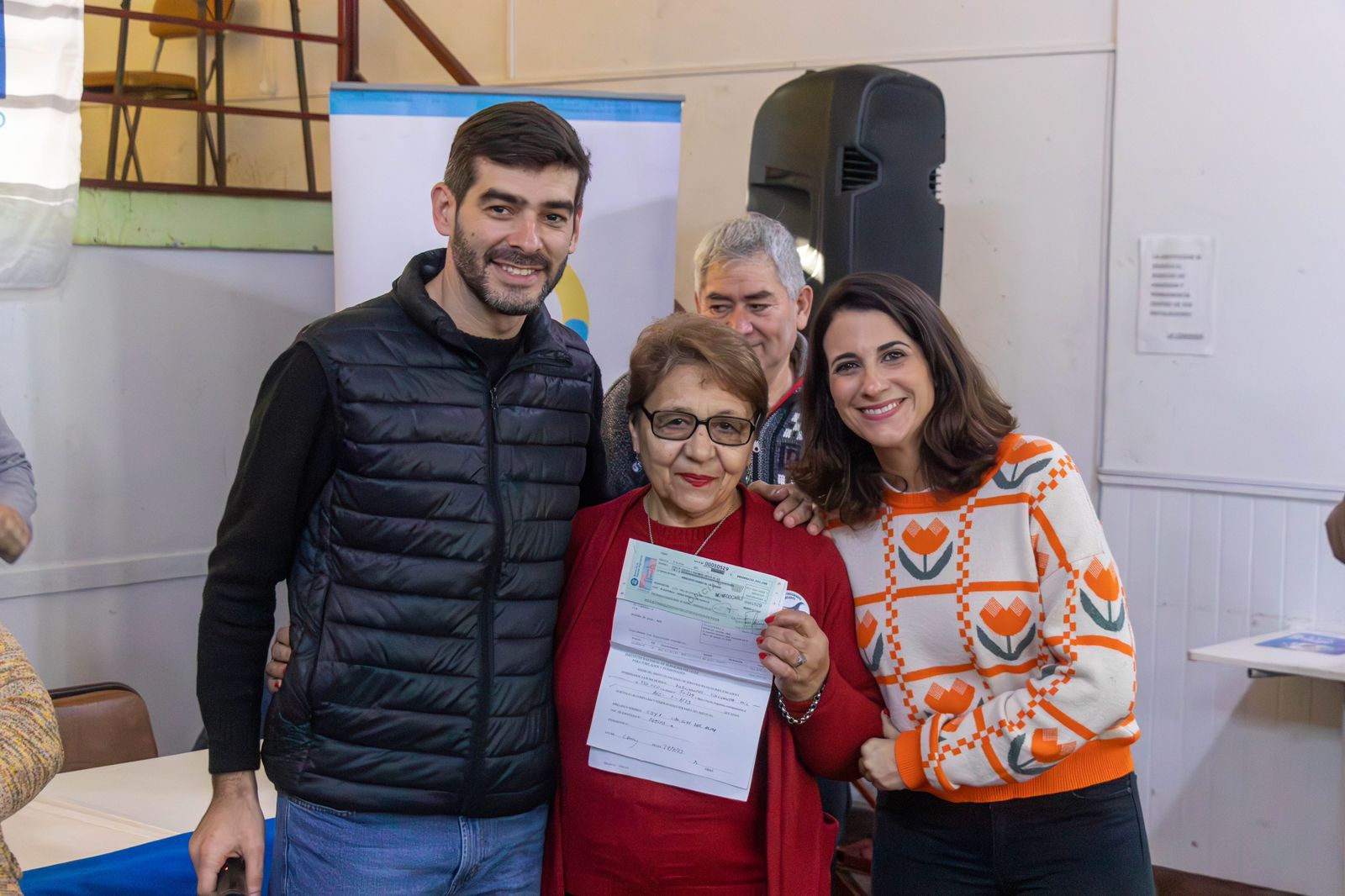 Aporte económico para centros de jubilados por 1 millón 250 mil pesos y presentación de los talleres
