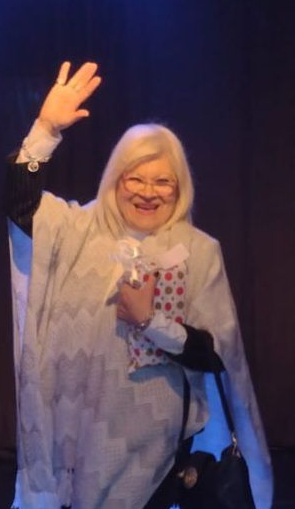 “A mí siempre me pone muy contenta y orgullosa que el teatro pueda seguir avanzando”