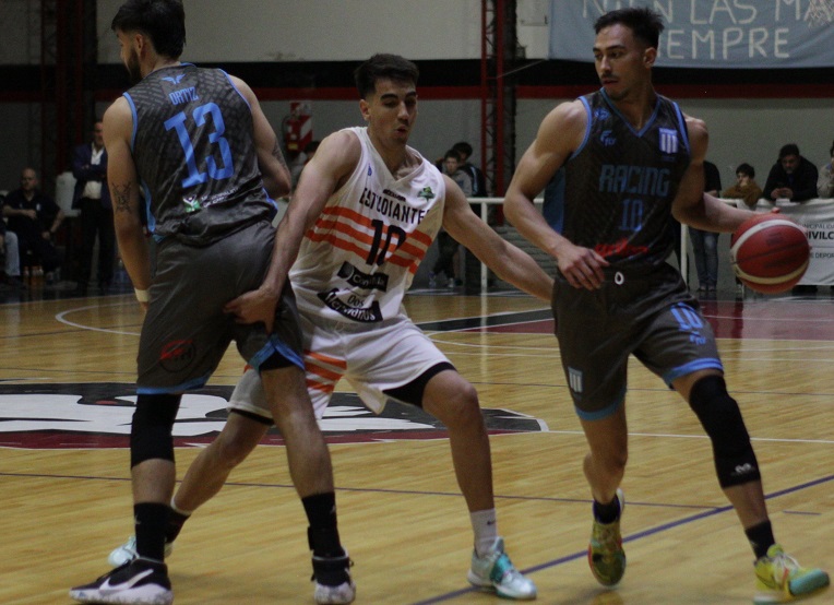 Con dos regresos, Racing de Chivilcoy cerró su primer equipo
