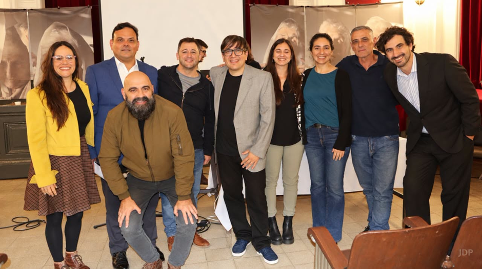 “La educación pública no solamente necesita recursos, instituciones y políticas que la sostengan; necesita también docentes y estudiantes capaces de pensarla", sostuvo Jáuregui