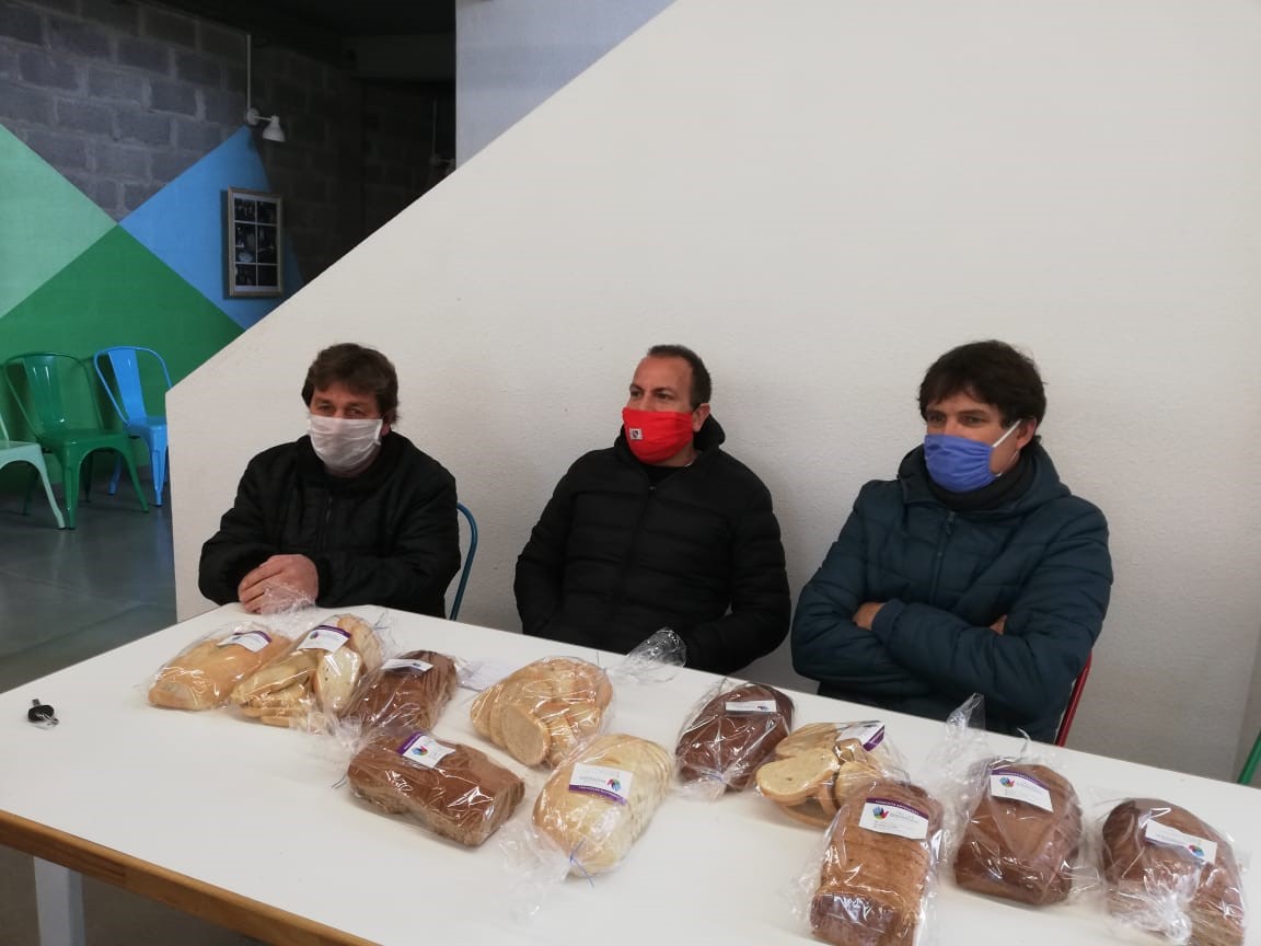 Dignidad Chivilcoy recibió una donación del Dr. Sergio Mauro y el profesor, Manuel Zunino