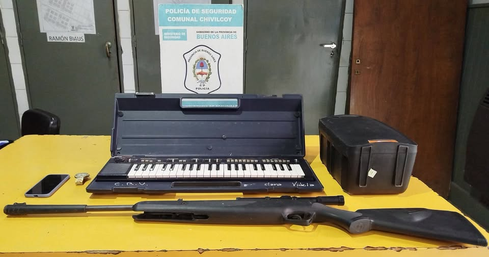 LA POLICÍA COMUNAL REALIZÓ UN ALLANAMIENTO, SECUESTRÓ ELEMENTOS Y DETUVO A UN HOMBRE