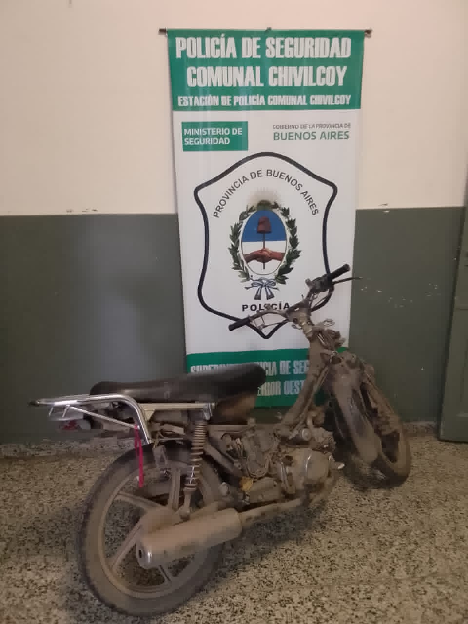 🚨Aprehenden a un menor con una moto robada que fue restituida a su propietario