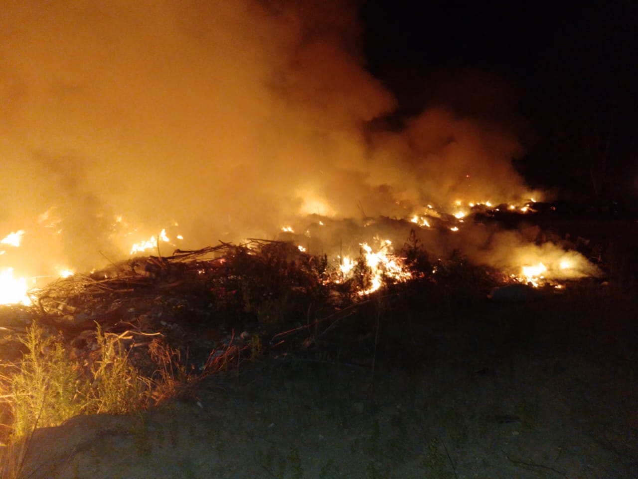 Incendios forestales, en una vivienda y en una moto, las salidas del fin de semana