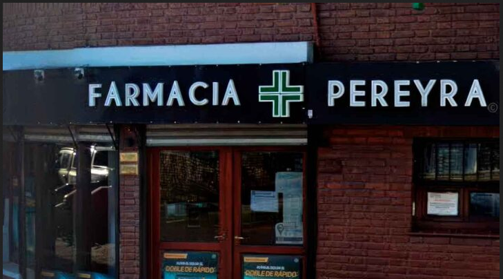 Preocupación en los vecinos de la avenida Mitre: Violentan la ventanilla de turnos e ingresan a robar en el interior de Farmacia Pereyra
