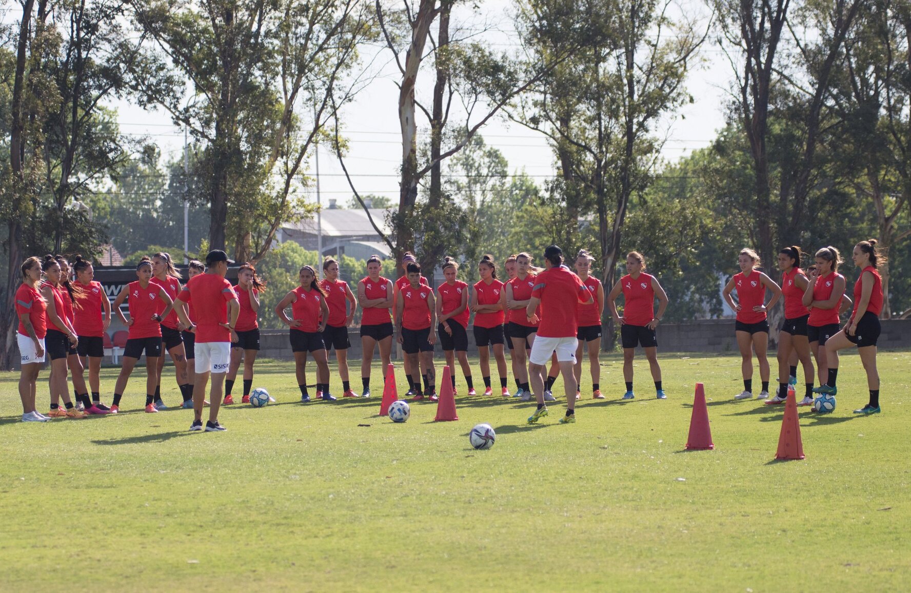 Oriana Buscalia de pretemporada con Independiente de Avellaneda