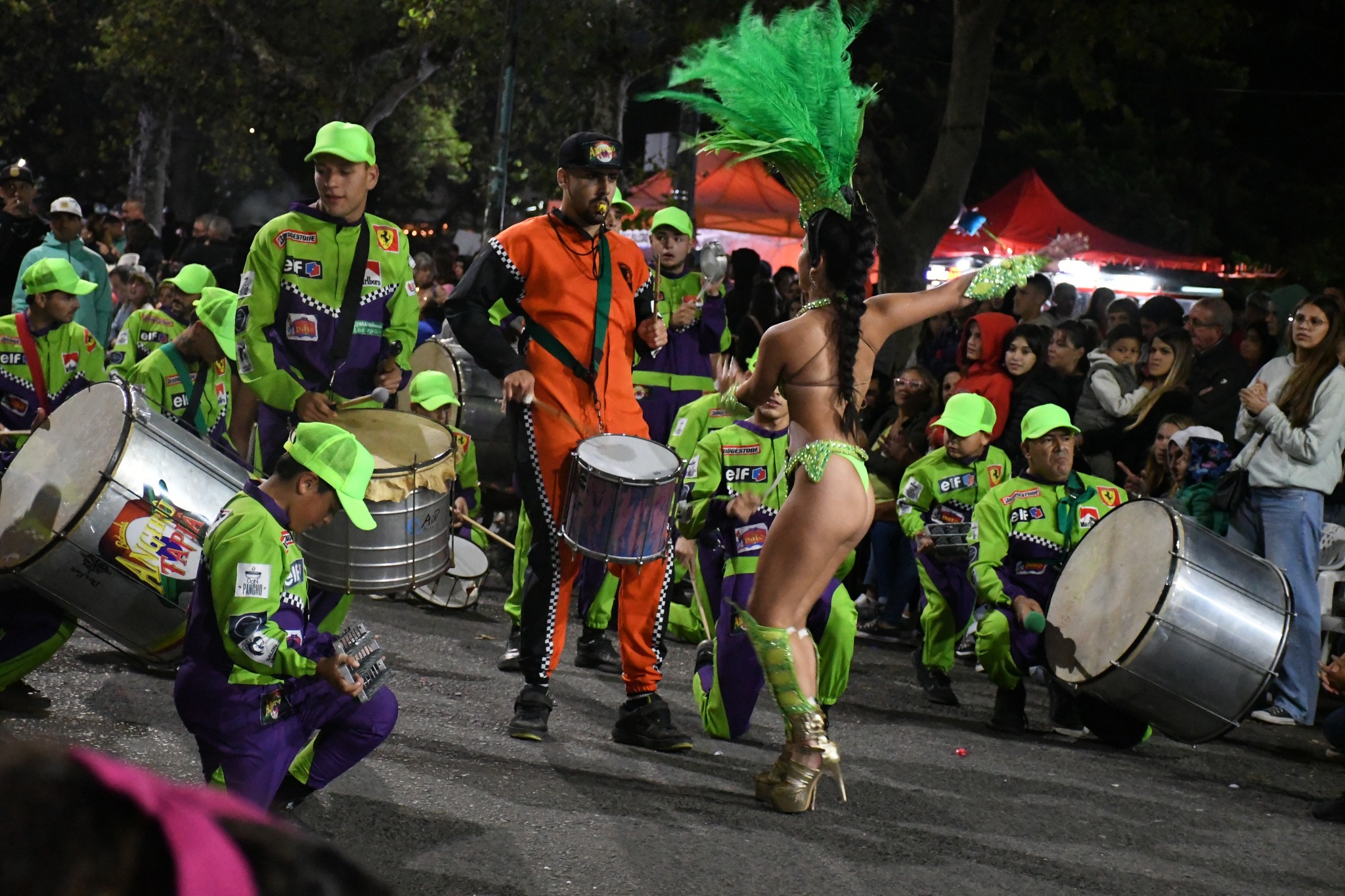 “Estamos todo el año preparándonos y ensayando porque no solamente actuamos en temporada de carnaval si no que durante el año también concurrimos a competencia”