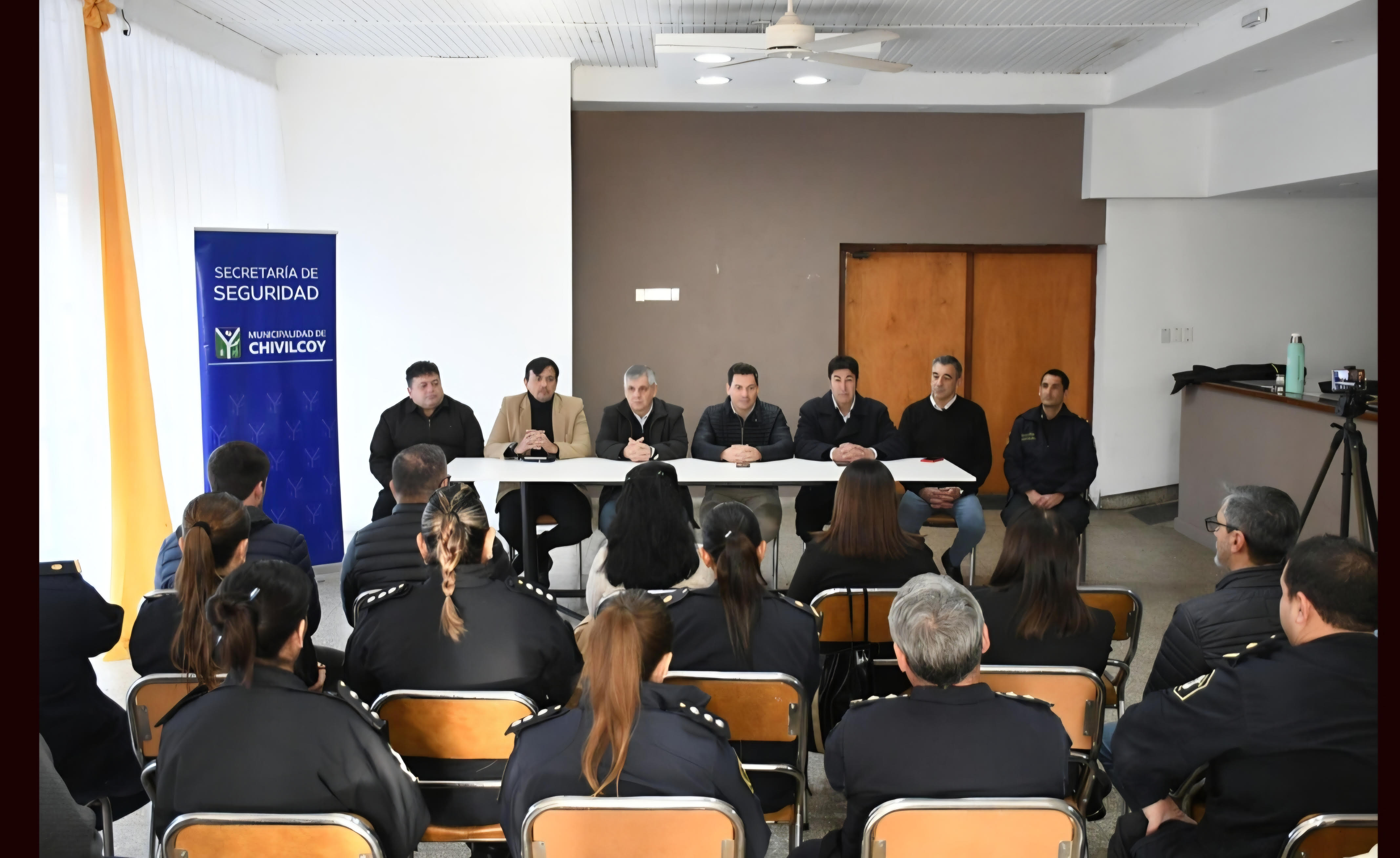 “El objetivo es que las fuerzas de seguridad de cada municipio trabajen en conjunto con el sistema judicial y entidades bancarias para actuar con rapidez ante situaciones de fraude”