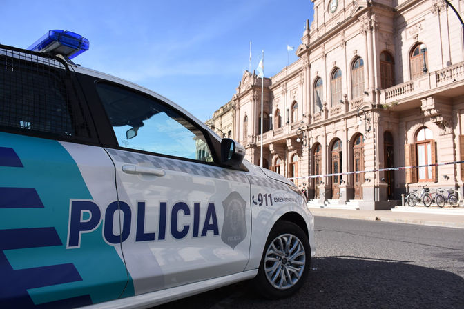 Sustrajeron dinero en efectivo de una vivienda, habrían golpeado y maniatado al propietario