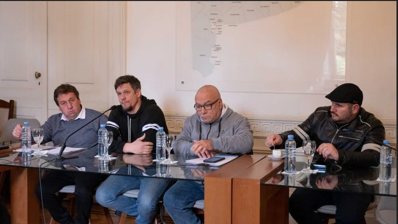 “Si Nación y Provincia asumen los costos establecidos por la ley, los fondos generados por las instituciones podrían destinarse a mejorar la remuneración de las personas con…