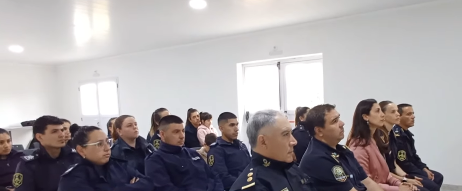 “Agradezco la convocadoria para poder visibilizar la tarea que diariamente realiza la Comisaría de la Mujer de forma mancomunada con las distintas áreas del Partido de Chivilcoy”