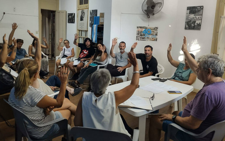 “La decisión de convocar a un paro obedece a que las políticas del gobierno nacional afectan mucho a la provincia e impiden un buen ofrecimiento a los docentes”