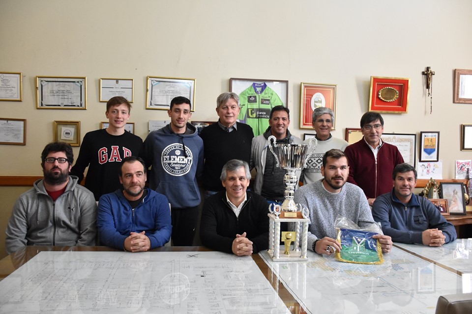 Básquet
Reconocimiento a la selección campeona del Provincial de Selecciones Mayores