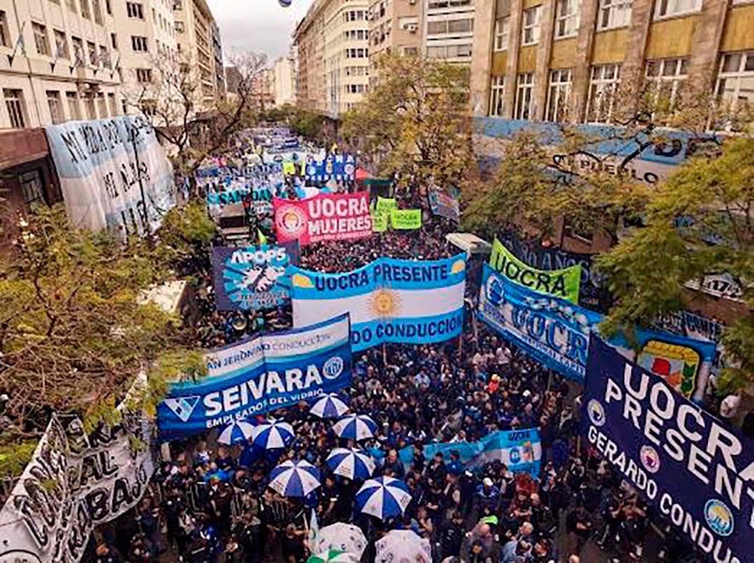La CGT se movilizó frente a la Secretaría de Industria y advirtió que profundizará el plan de lucha