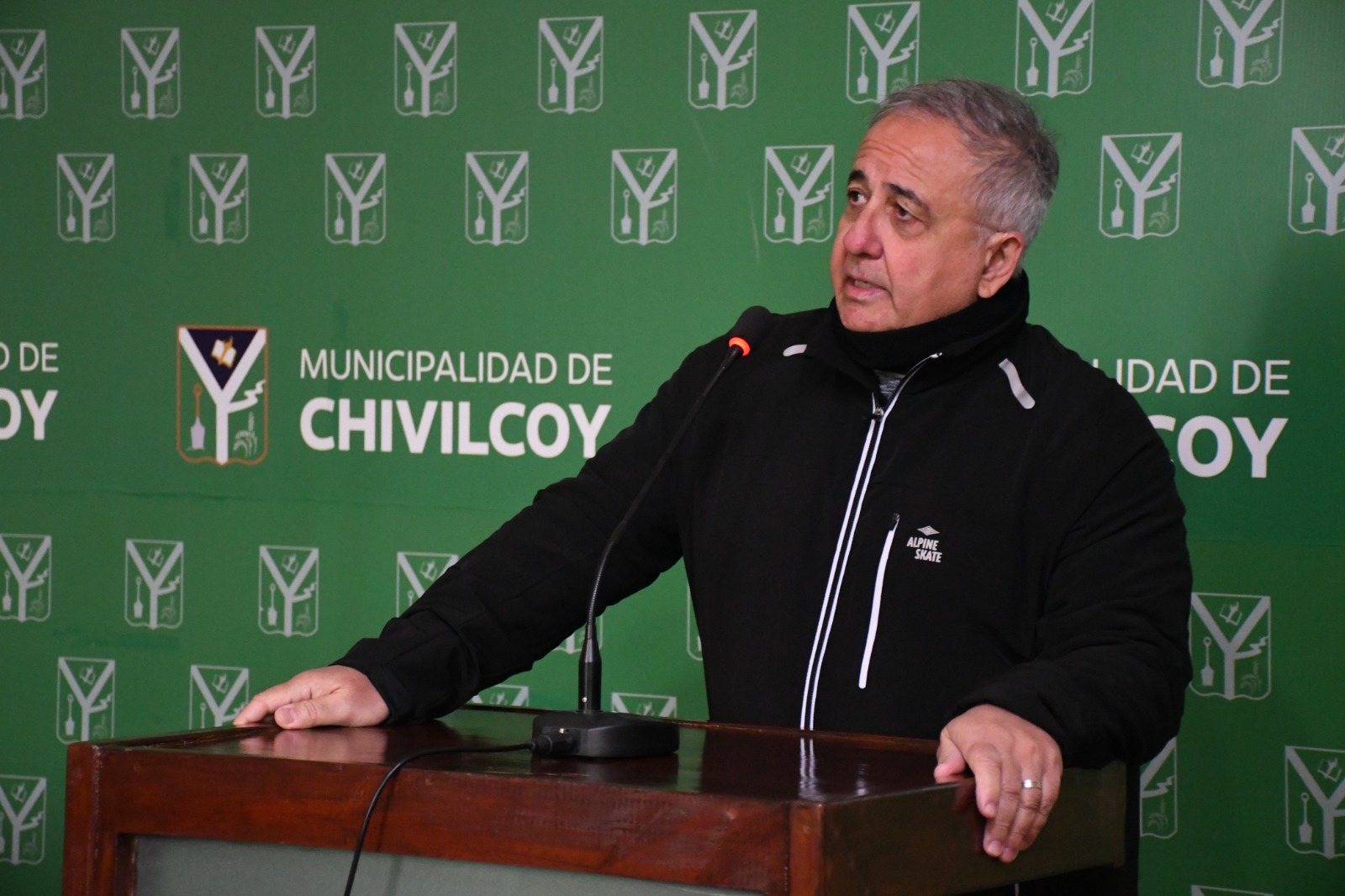 “Las columnas son muchas, más de 10 mil, algunas las sacamos y recuperamos, otras colocamos nuevas”