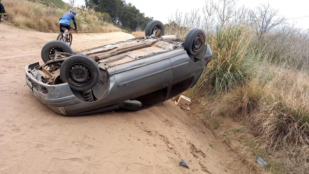 Conductor chivilcoyano volcó en el camino Real entre Mechita y Bragado