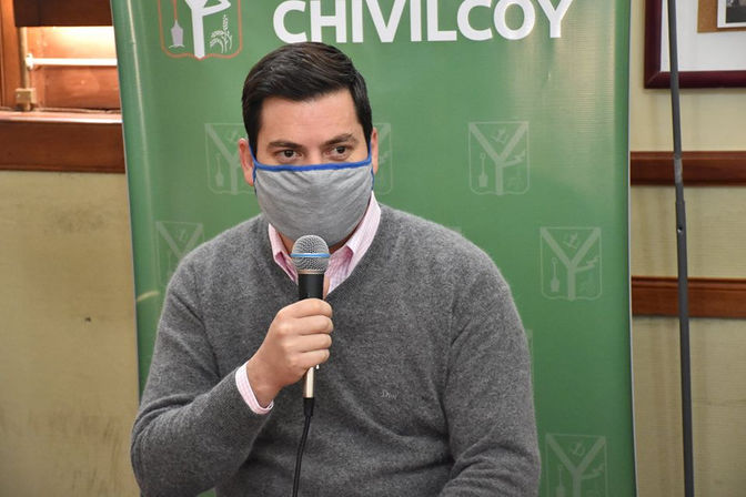 Dr. Arturo Pertosa
“Deben evitarse las reuniones, claramente son ilegales y ponen en riesgo la salud