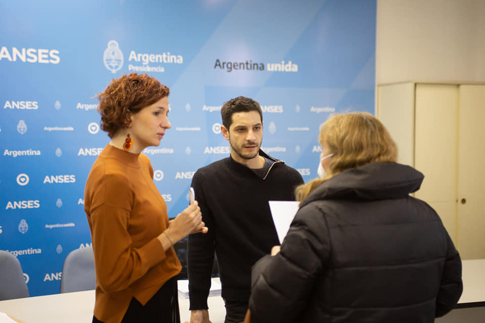 “Todas las personas que necesiten continuar recibiendo el subsidio del estado pueden inscribirse”