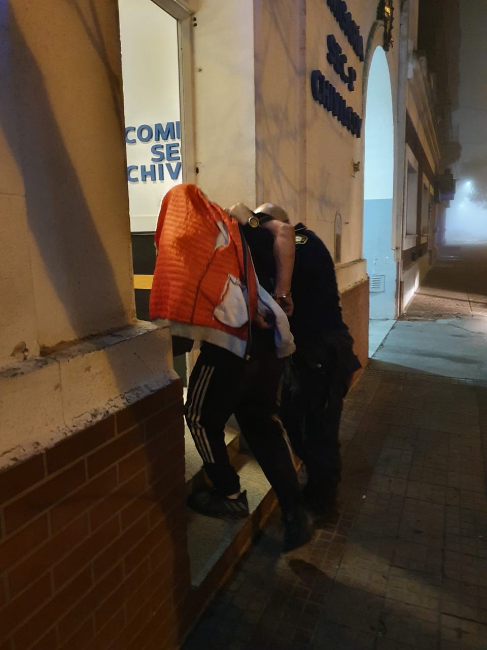 Orden de detención
Identificaron al imputado por abuso sexual agravado, atentado resistencia a la au
