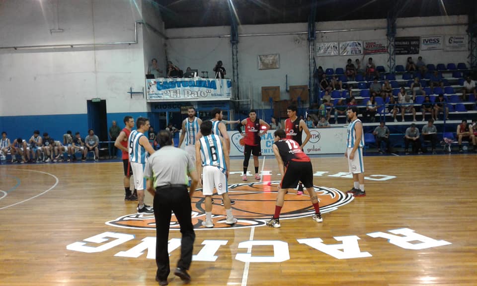 Básquet
Racing Club puso primera en la final frente a Colón