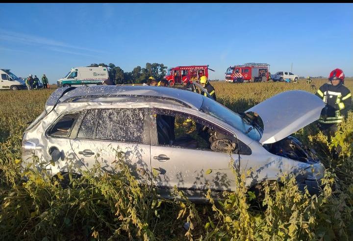 Vuelco de un automóvil cuando circulaba por Ruta 30