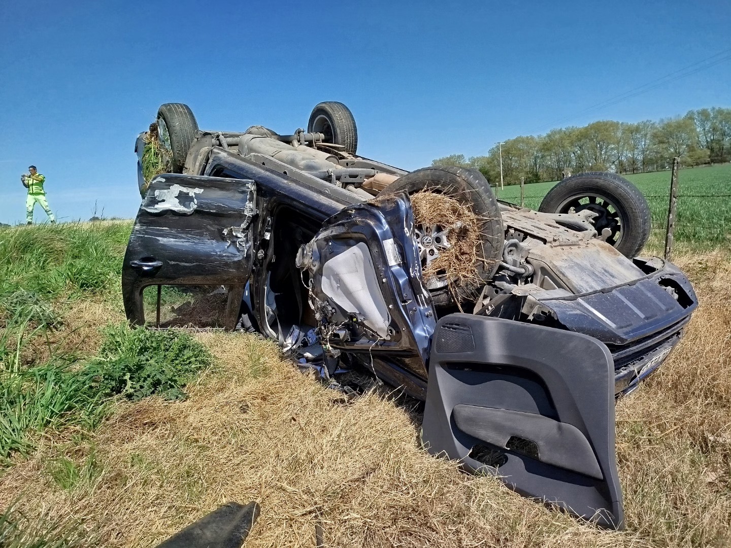 Violenta colisión sobre Ruta 5 entre un automóvil y una camioneta con personas de Chivilcoy como involucradas.